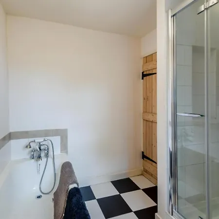 בית נופש 2 Bed In Oc-c33371 *