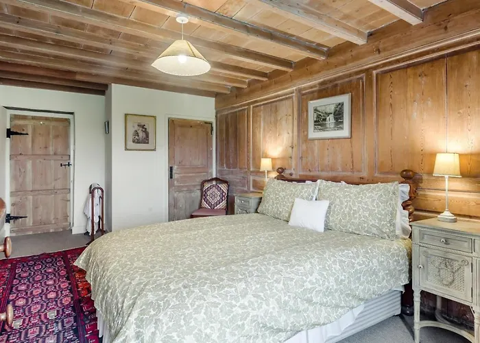 2 Bed In Oc-c33371 *